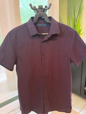Perry Ellis Short-Sleeve Button-Down Shirt in Deep Plum